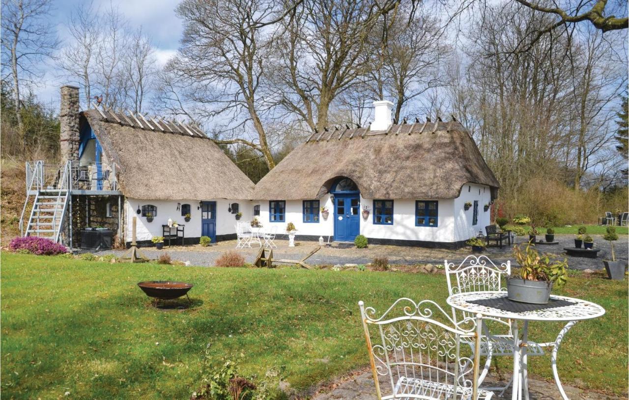 Lovely Home In Give With House A Panoramic View Eksteriør billede